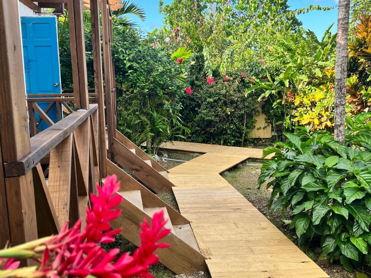 Jamaica Colors Hotel And Eco-Retreat ポート・アントニオ エクステリア 写真
